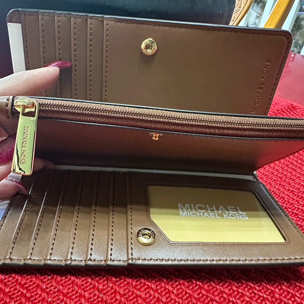 🤎🤎NWT Michael Kors Jet Set large Brown signature Wallet🤎🤎 - Picture 5 of 16